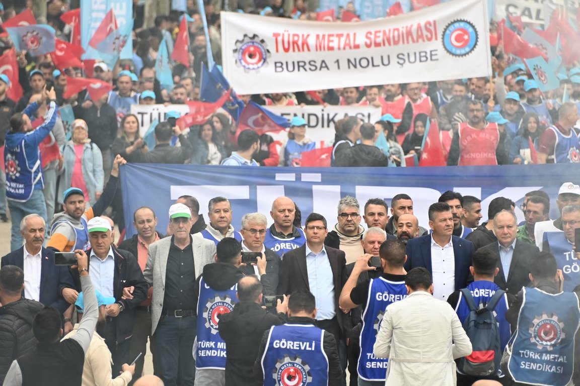 1 Mayıs Emek ve Dayanışma Günü’nde Türkiye İşçi Sendikaları Konfederasyonu olarak Bursa’daydık...