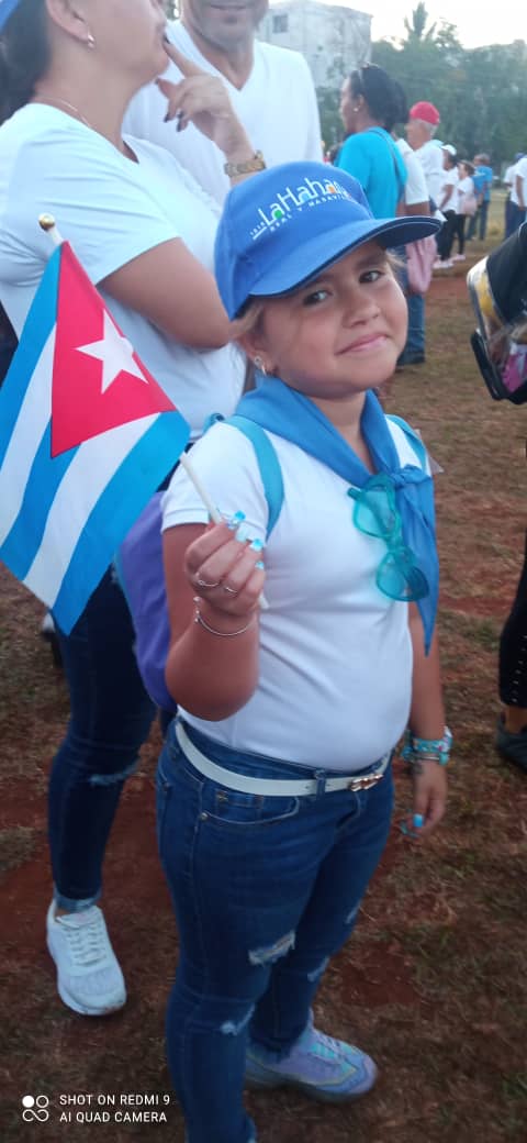 Los pequeños también celebran el día de la clase trabajadora #PorCubaJuntosCreamos #DeZurdaTeam @DiazCanelB