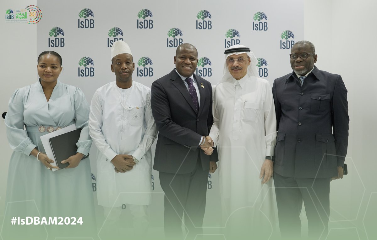 In #Riyadh, Guinea's Minister of Planning & International Cooperation and IsDB Governor, H.E. Ismael Nabé, met with IsDB Group Chairman, H.E. Dr. Al Jasser. They discussed the robust partnership for sustainable development and the newly launched Member Country Partnership