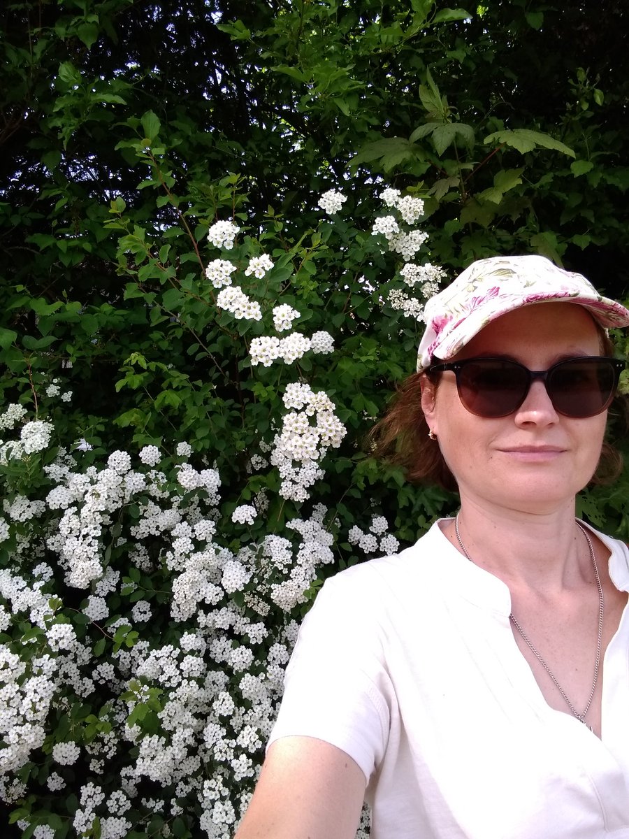 I love to be in the garden 🩷🥰 #botanicalgarden #flower