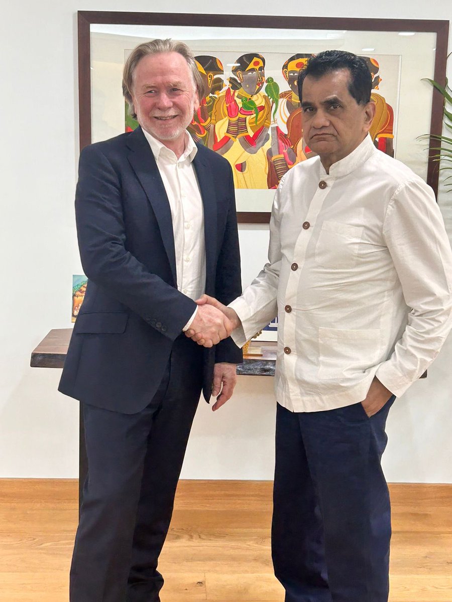 Pleasure meeting and interacting with @AusHCIndia Philip Green and discussing a vast range of areas of mutual interest including solar PV manufacturing linked to Australian supply chains, skill needs for the future, India -Australia CCEA and of course cricket and IPL !