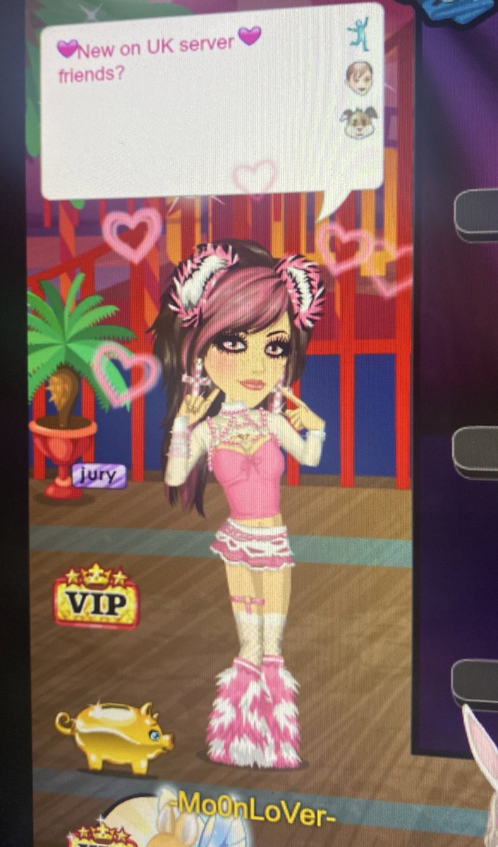 Does anyone on here play moviestarplanet?? 
I got accounts on UK and German servers 🫶🏻🙈