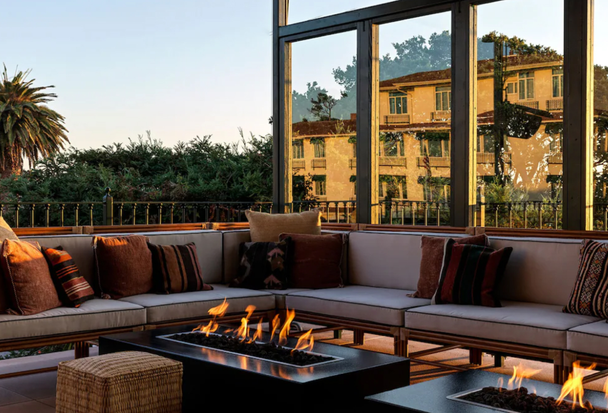 LUXURY AND CHARM AT LA PLAYA HOTEL, STEPS FROM CARMEL-BY-THE-SEA'S BEST

@LaPlayaCA Hotel, located in Carmel-by-the-Sea, California, is a historic 75-room hotel that has undergone a transformative $15 million renovation.

Learn more ➡️ rb.gy/4jrgc6