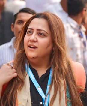 Congress national media coordinator Radhika Khera alleges she faced verbal abuse, heckling, and insults from party leaders in Chhattisgarh, leading to tears and a threat to leave. State Congress media cell chairman Sushil Anand Shukla under party scanner. #Congress #Chhattisgarh