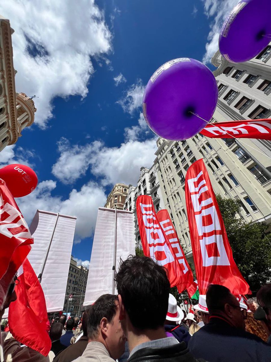 Sin sindicatos y sin huelgas no hay democracia. ¡Viva el 1 de mayo y viva la clase trabajadora! #ArribaLasQueLuchan