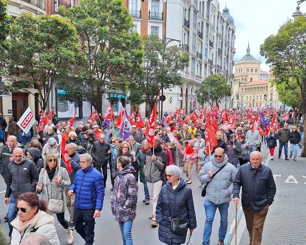 📢#1Mayo2024 
❗️Este 1º de Mayo salimos a las calles de #CastillayLeón para exigir #PlenoEmpleo reducir la jornada y mejorar los salarios 💪🏽

🗣'Este 1º de Mayo es también una reivindicación de una democracia sólida, basada en derechos, no en el fango y el ruido'
¡Adelante!