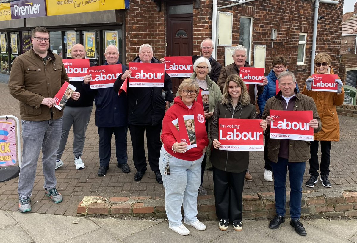 Great to be out talking to residents in Whitburn with Cllr @traceyd9 and a fab @UKLabour team. So much support for our positive vision for the North East. Together we can make our region the home of real opportunity.

Tomorrow we elect our first North East Mayor. Vote Labour 🌹