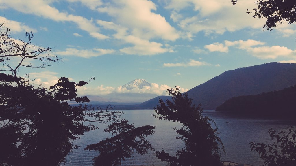 今夜からGWだから富士山を見に本栖湖行こうと思ってキャンプ用意したけど
3日午前中まで天気悪いなら止めた！
代わりにこの数年で俺が本栖湖の浩庵キャンプ場でキャンプしながら撮ったベストショットを見て！
３日に米沢の上杉まつり行くかぁ😳
#ゆるキャン
#ゆるキャンΔ 
#ゆるキャンSEASON3