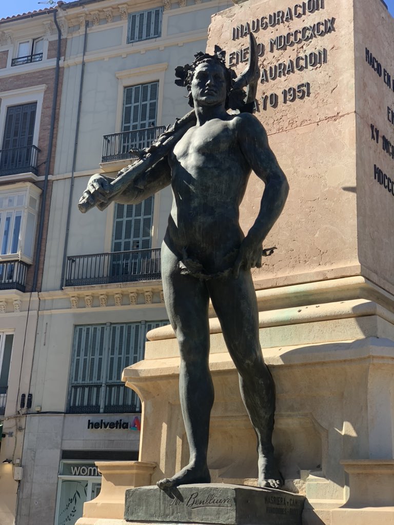 Día del Trabajo ✊

🟣🟢 En Málaga tenemos la 'Alegoría del Trabajo' realizada por Mariano Benlliure en 1899.

Pertenece al monumento del Marqués de Larios.

Vamos con su hilo🪡 🧵👇