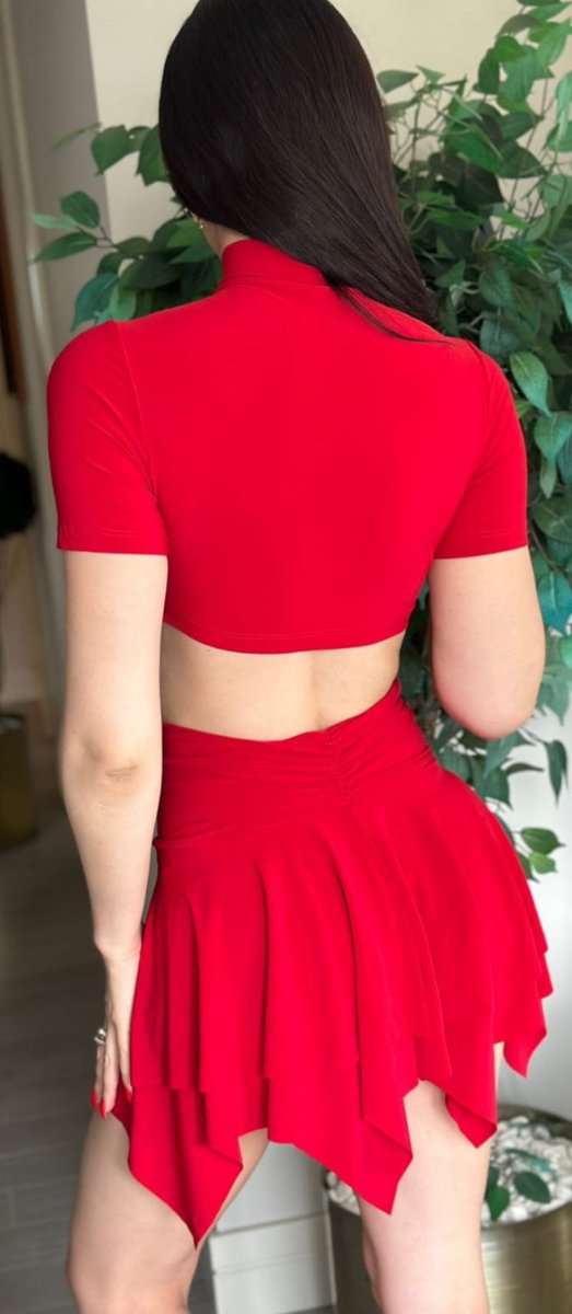 En yeni model kırmızı renk fantazi elbise

S.M.L bedenlerde  

Sipariş için dm veya wp lütfen 

☎️05454883310

#deri #derigiyim #fantazigiyim #gecegiyim #clupgiyim #tutkushop #tutkushopankara #ankaratutkushop