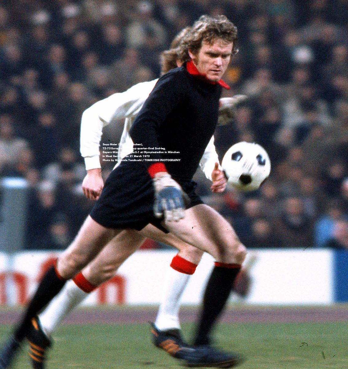 Sepp Maier (Bayern München) ball 72-73 European Club Cup quarter-final 2nd-leg, Bayern München vs Ajax2-1 at Olympiastadion in München in West Germany on 21 March 1973 Photo by Masahide Tomikoshi / TOMIKOSHI PHOTOGRAPHY