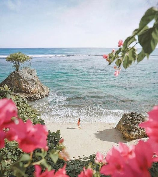 Plage de Bingin, Indonésie.