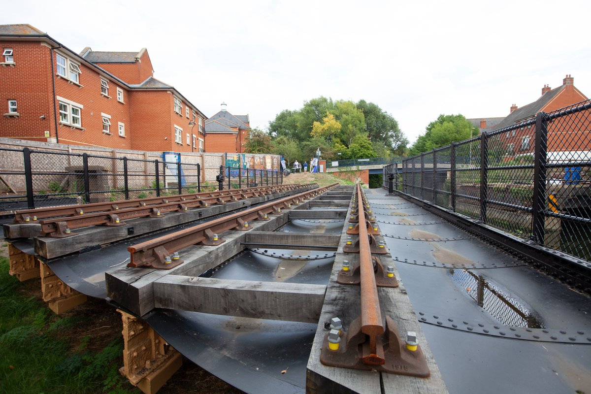 If it’s the city you want to explore, we have lots of different self-guided walks to try along heritage routes, Oxford’s waterways and off the beaten track. Take a look: tinyurl.com/3964f8m7 #getoutside #walk #wellbeing #oxford #OPT #bankholiday