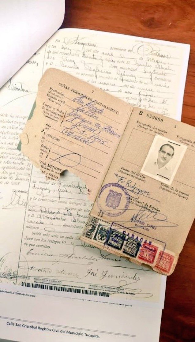 En el mes de abril, en el Consulado General de España 🇪🇸 en Caracas y en actos en Maracaibo (Zulia) y Puerto Ordaz (Bolívar), 291 personas han adquirido la nacionalidad española por la Ley 20/2020 y otras disposiciones legales.

Bienvenidos nuestros nuevos connacionales.