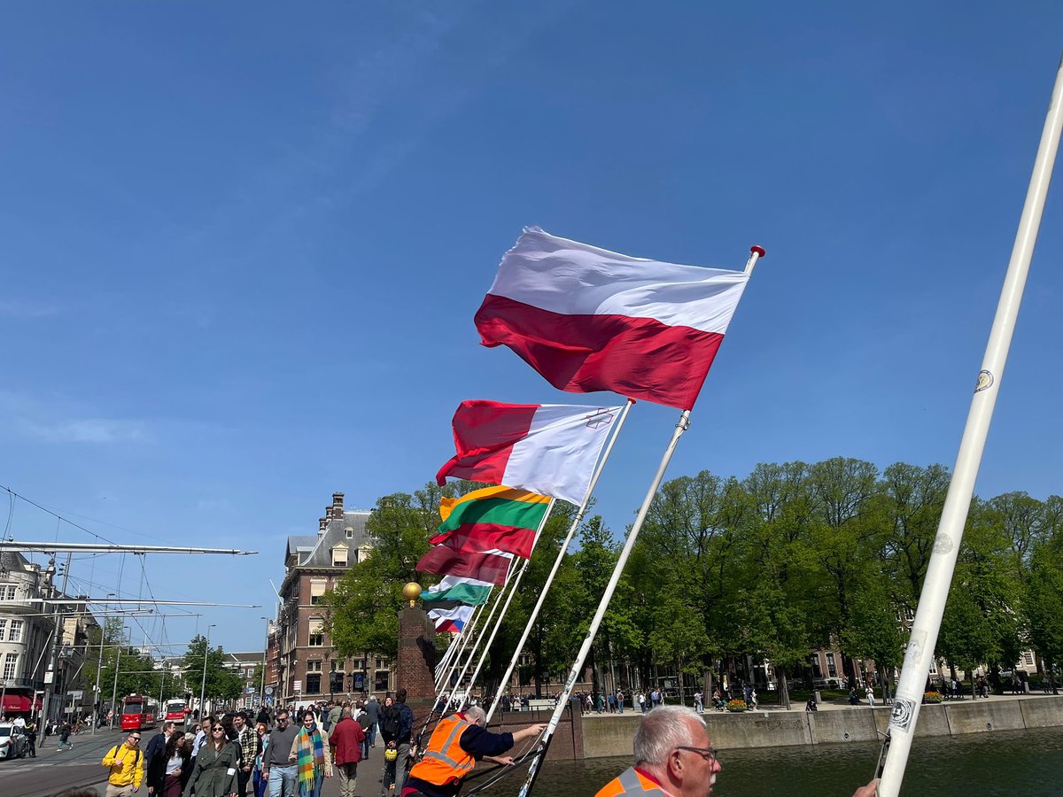 The today’s raising of the flags of 10 🇪🇺EU MS 🇨🇾🇨🇿  🇲🇹  🇪🇪  🇭🇺  🇱🇻  🇱🇹  🇵🇱  🇸🇰 🇸🇮 ceremony was a clear sign of our unity and integrity. We hope that this celebration in the City of Peace and Justice will inspire hope and enthusiasm for the future of Europe.