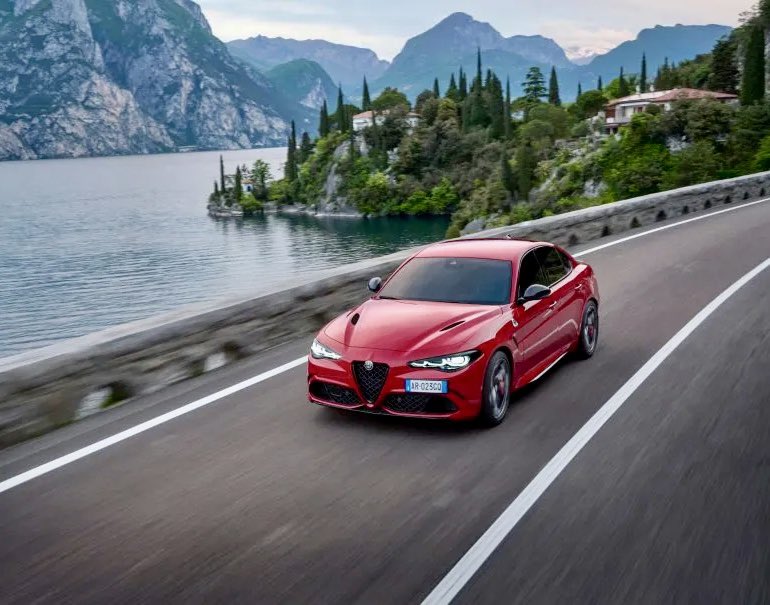 You and the open road 🍀
#Alfa #AlfaRomeo #AlfaRomeoGiulia #Quadrifoglio #Italian #Driving