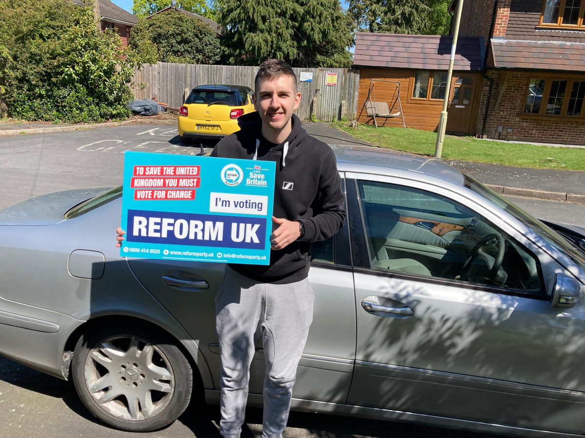 Leafleting in Yateley today. A big thank you to all the Reform UK supporters and volunteers in #Aldershot, #Farnborough and Northeast #Hampshire. If you really want political change, tomorrow please vote for it! #ReformUK