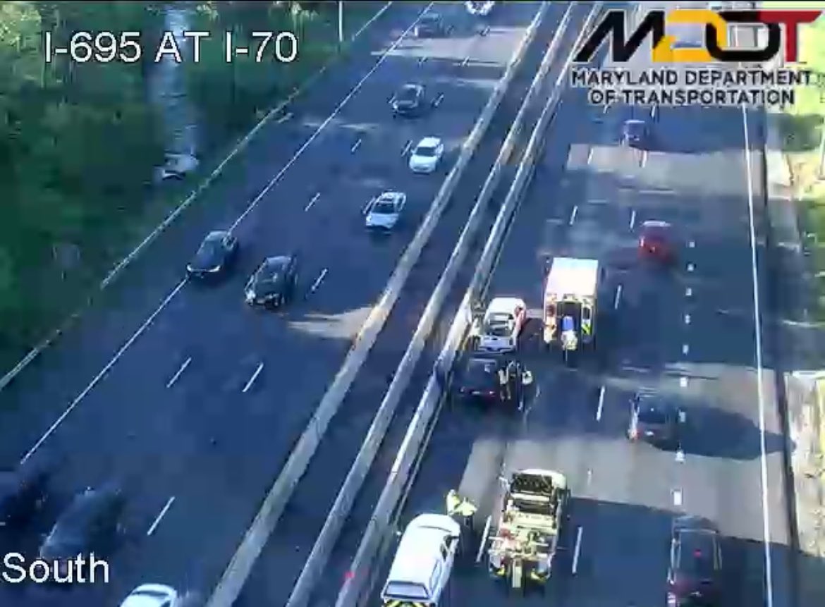 Crash on the OL of the beltway at I-70 blocks two left lanes. Delays start at Reisterstown Rd. @wbalradio @98Rock #wbaltraffic #mdtraffic #Woodlawn