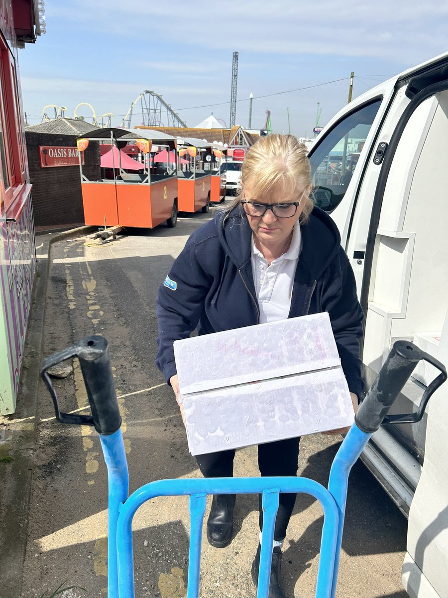 Out today delivering seafood to businesses in Sutton-on-Sea, Ingoldmells, Mablethorpe & Skegness. All getting ready for their busy season. Love these quintessential British seaside places. Long may the British holidaymaker eat their cockles, whelks & mussels 🤩🎯👏🙏