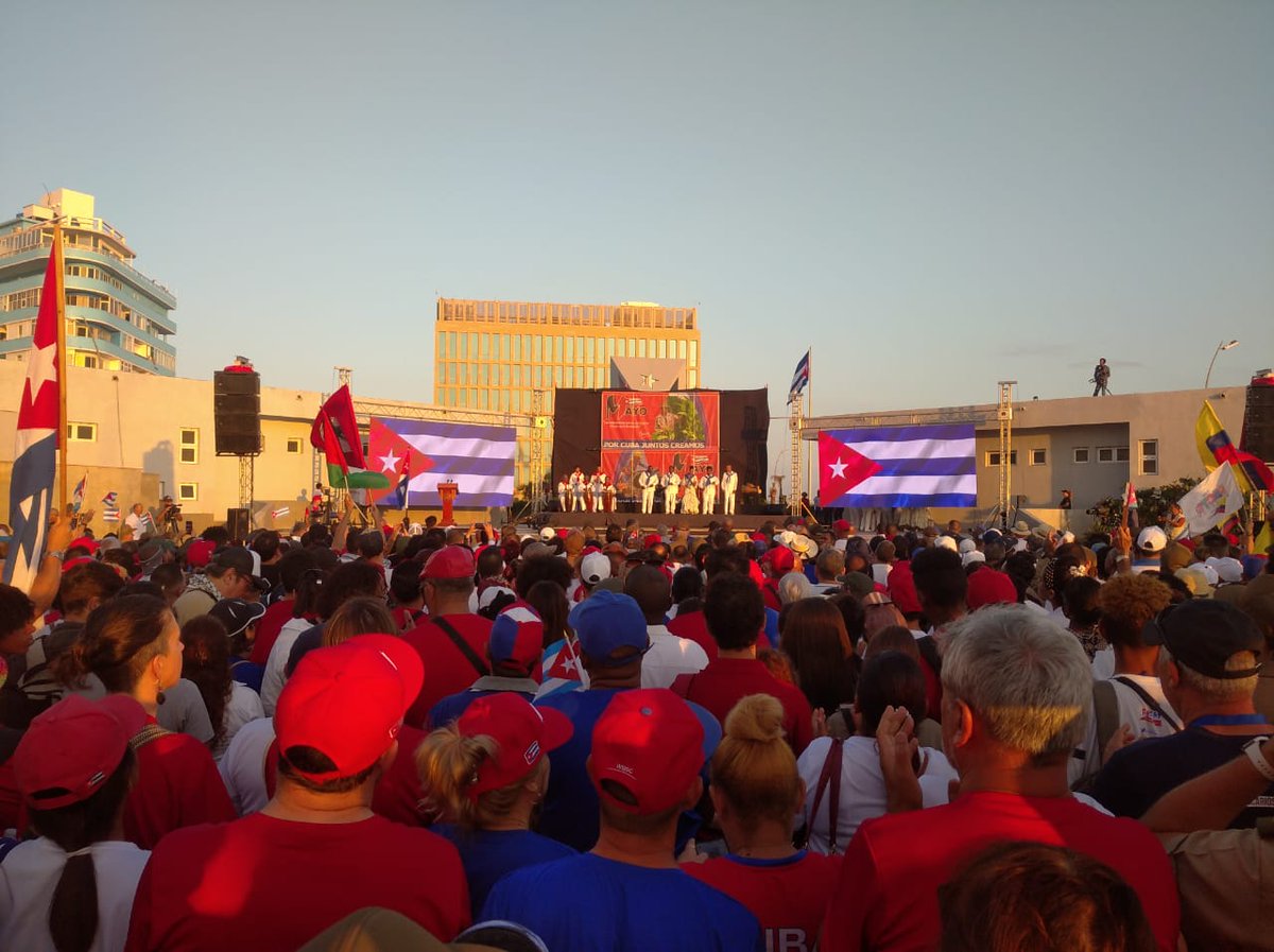 En una Tribuna con el nombre de Martí y el apellido antimperialista, se conmemora en La Habana el #1Mayo