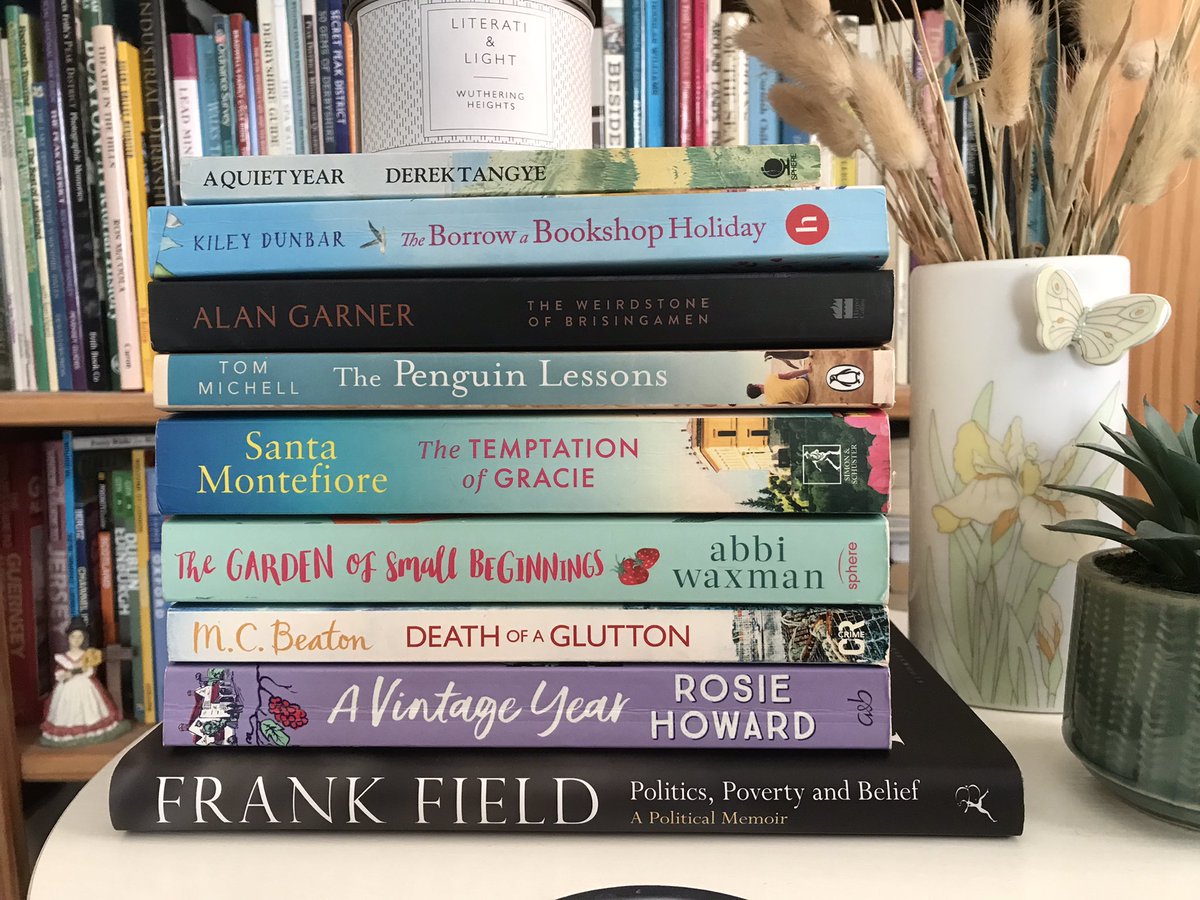 My #AprilWrapUp 📚 A good variety here, from political memoir to animals and cosy feel-good romance 😊 Top pick this month is The Penguin Lessons 🐧 but I enjoyed them all! #AprilReads #BookTwitter #BookX