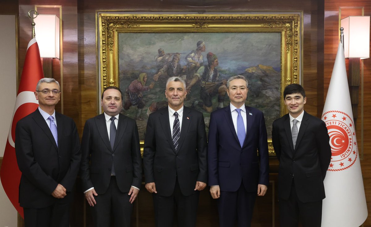 Dost ve kardeş ülke Kazakistan’ın Ankara Büyükelçisi Sayın Sapiyev Yerkebulan Onalbekuly ile bir araya gelerek ülkelerimiz arasındaki ticaretin geliştirilebilecek yönlerine dair kapsamlı değerlendirmelerde bulunduk. Kazakistan ile geçmişten bugüne uzanan köklü ilişkilerimizi…