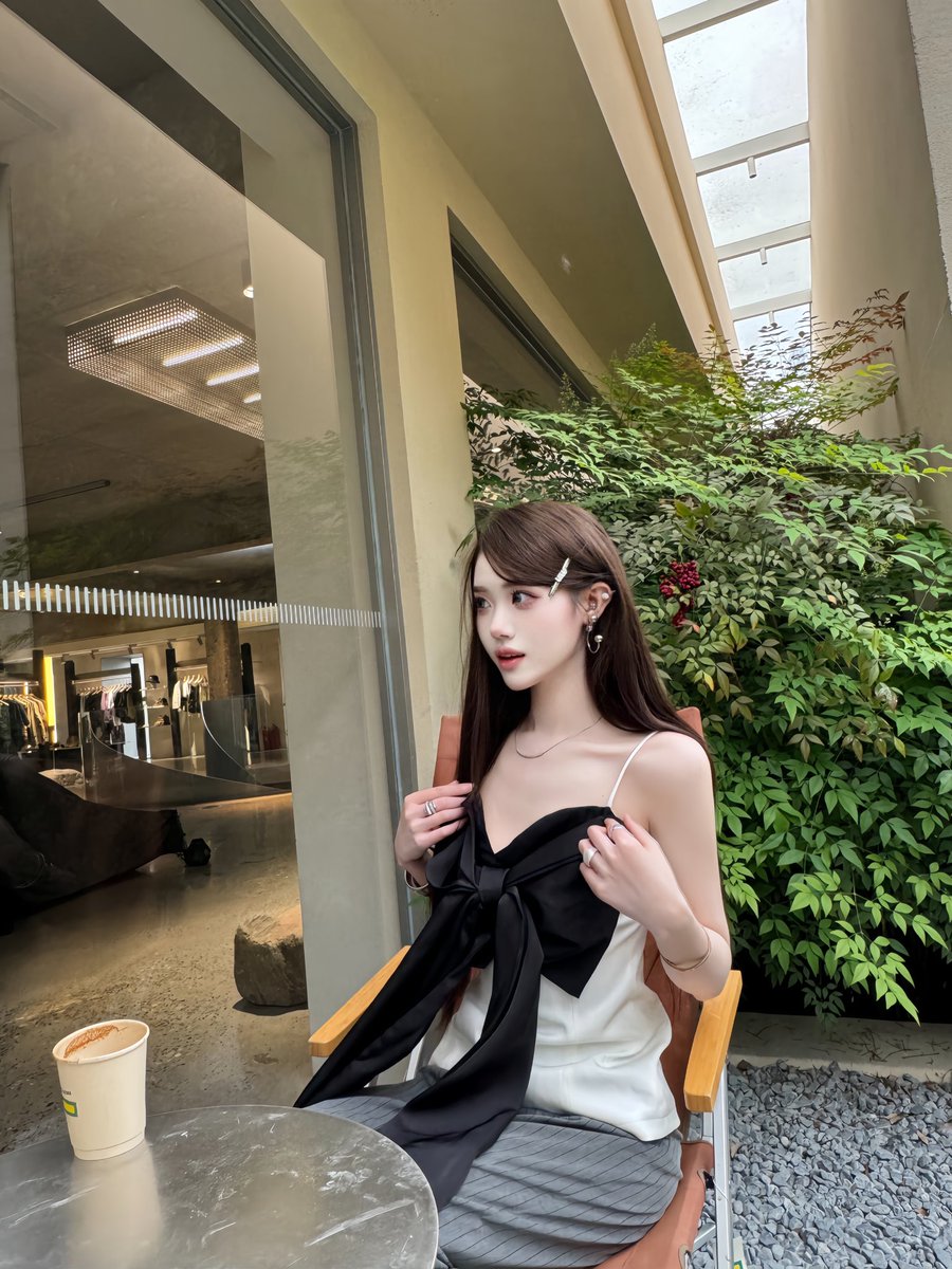 web3Iriskk's tweet image. Crypto的前辈们你们好呀，我是新人可可～今天被表哥按头加入了币圈哈哈😆！我们全家看着表哥在这个行业从一无所有到财务自由，所以在表哥的影响下，虽然现在我刚大学毕业步入社会，通过家人的赞助我也加入这个行业啦🤗我的持仓：#SOL #BOME #ENA #WIF #ORDI #PEPE