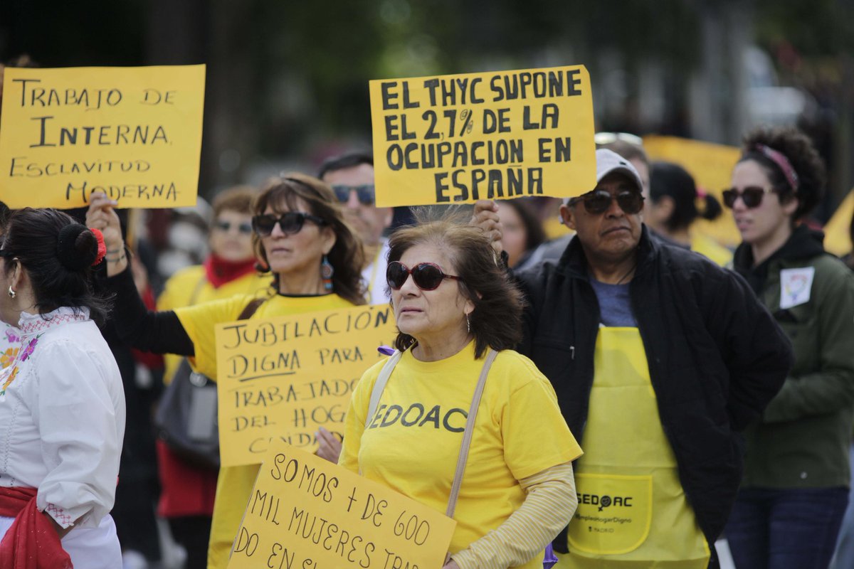 #1deMayoInterseccional Salimos a las calles con las compañeras de @Territoriodome1 y @sintrahocu a exigir Plenos derechos para nuestro sector. #CuidarEsTrabajar