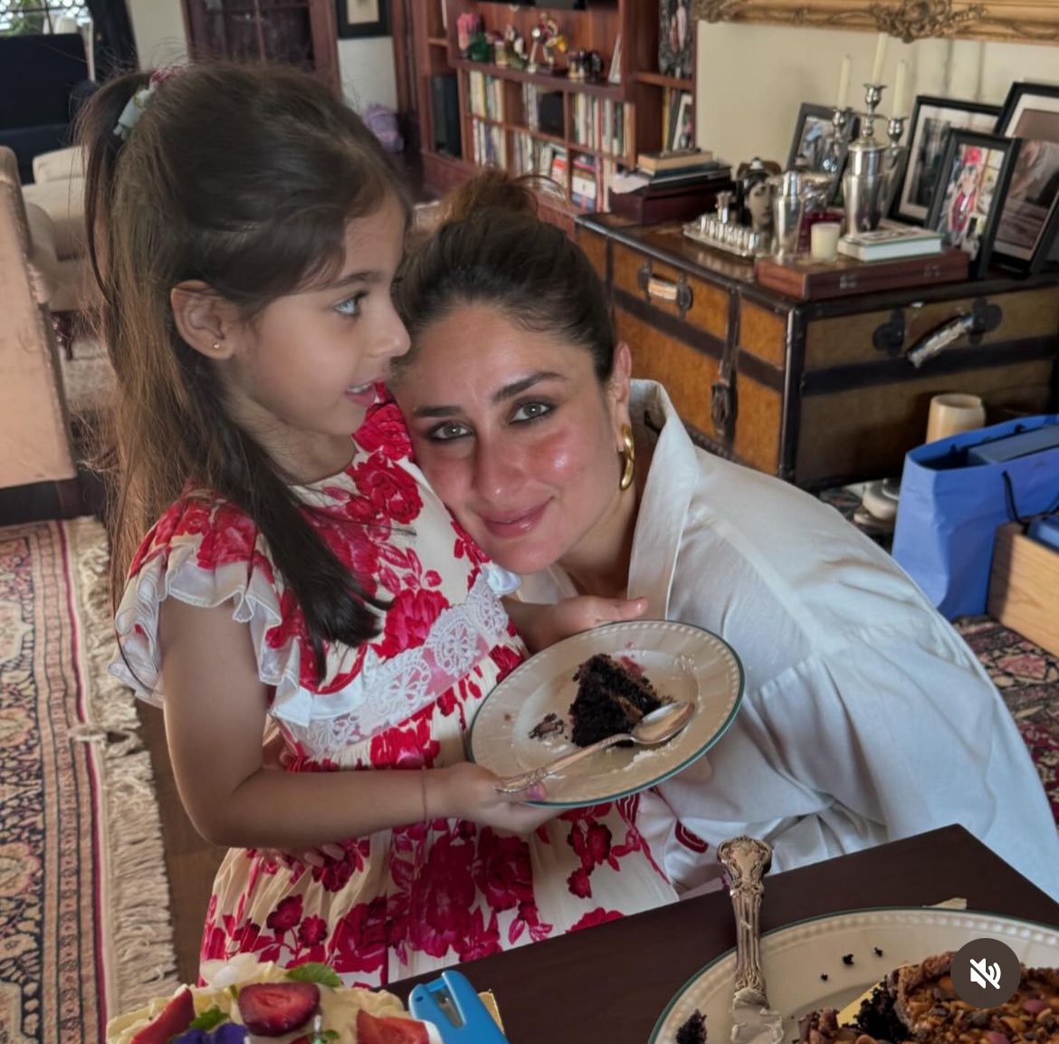 Kareena with Soha Ali Khan’s daughter Inaya