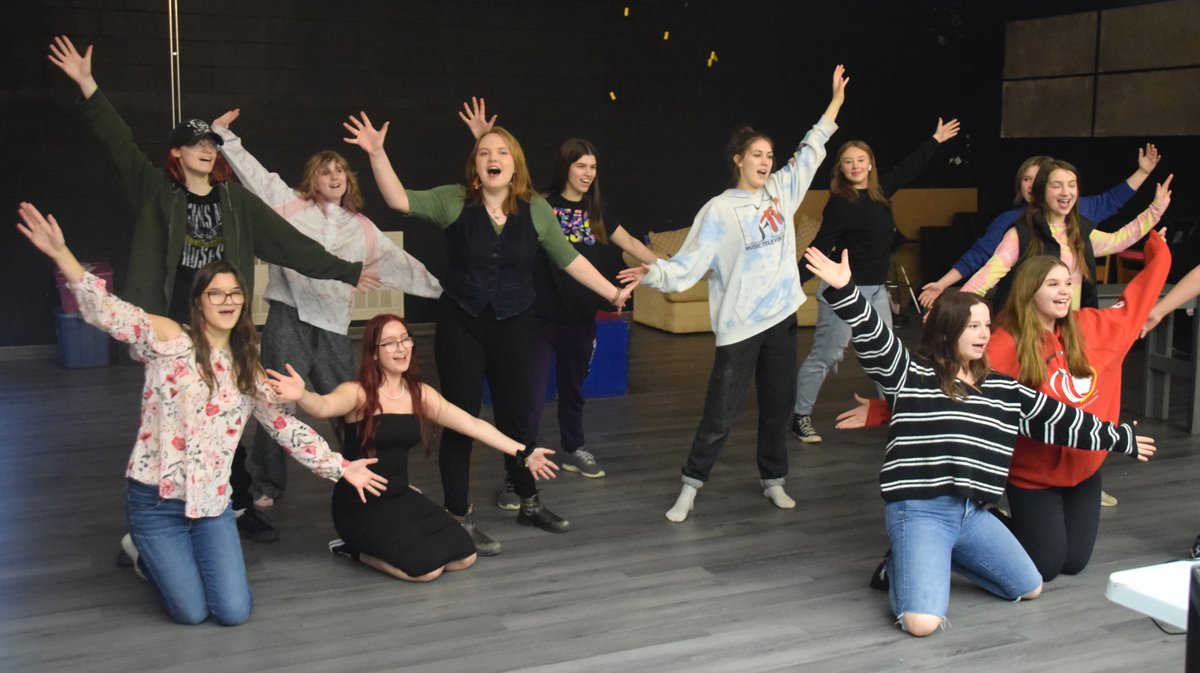 NapaneeBeaver's tweet photo. NDSS drama to perform Freaky Friday the Musical May 15 and 16 - https://t.co/3rXLoS7vor https://t.co/7BhsdEvzCG
