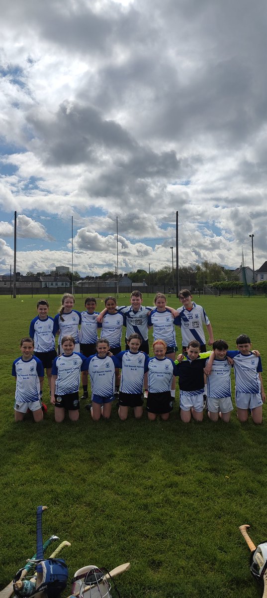 Thanks to @ColaisteIosaef for hosting a brilliant hurling and camogie blitz today. Our 6th class had a great day out @LimerickGAAzine @ActiveFlag