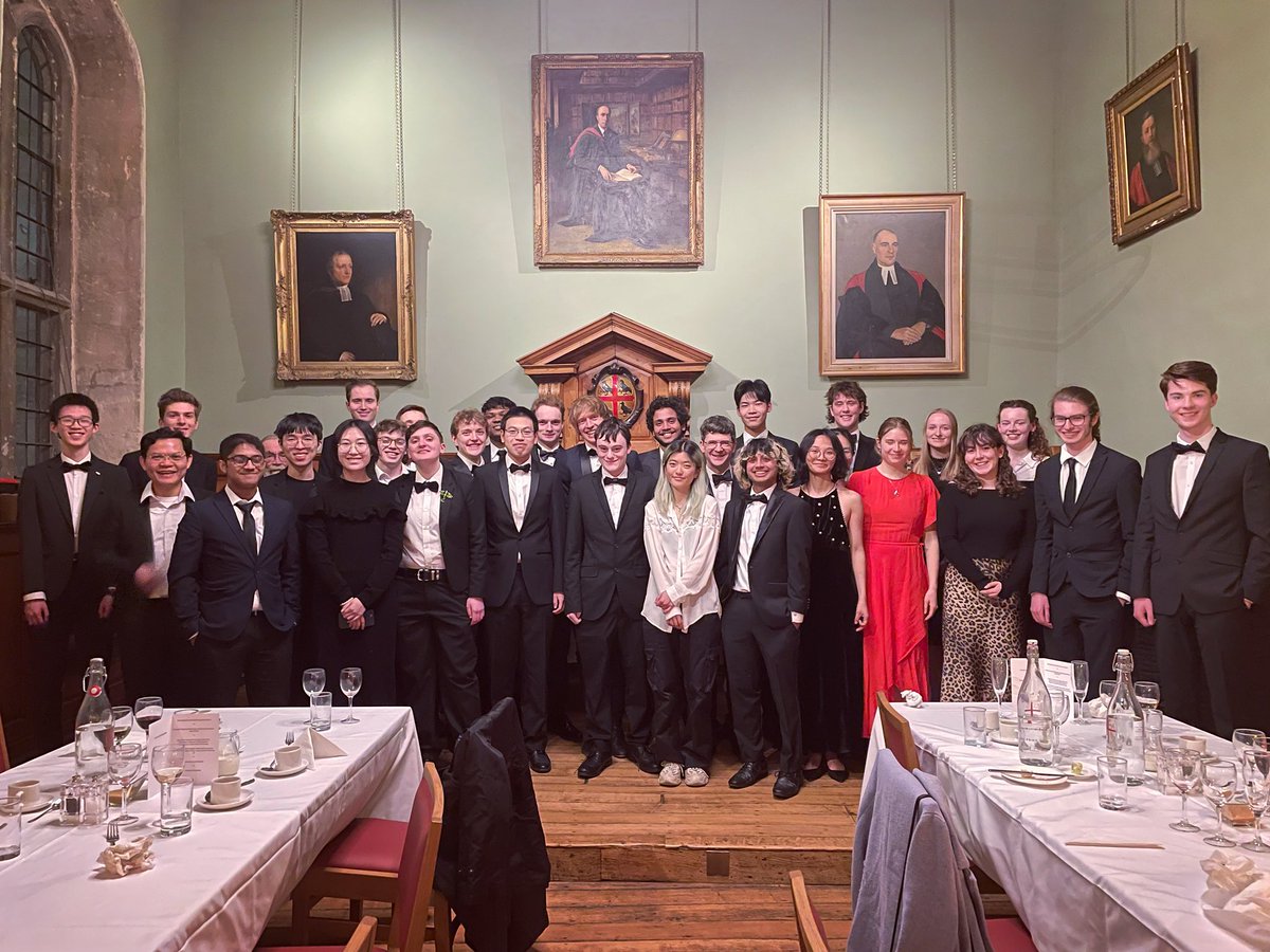 Maths Dinner 2024 @stedmundhall - a great way to celebrate the start of summer term before the real work (exam revision) begins. Good luck everyone and remember to do more preparation than I do for my YouTube exam videos!!