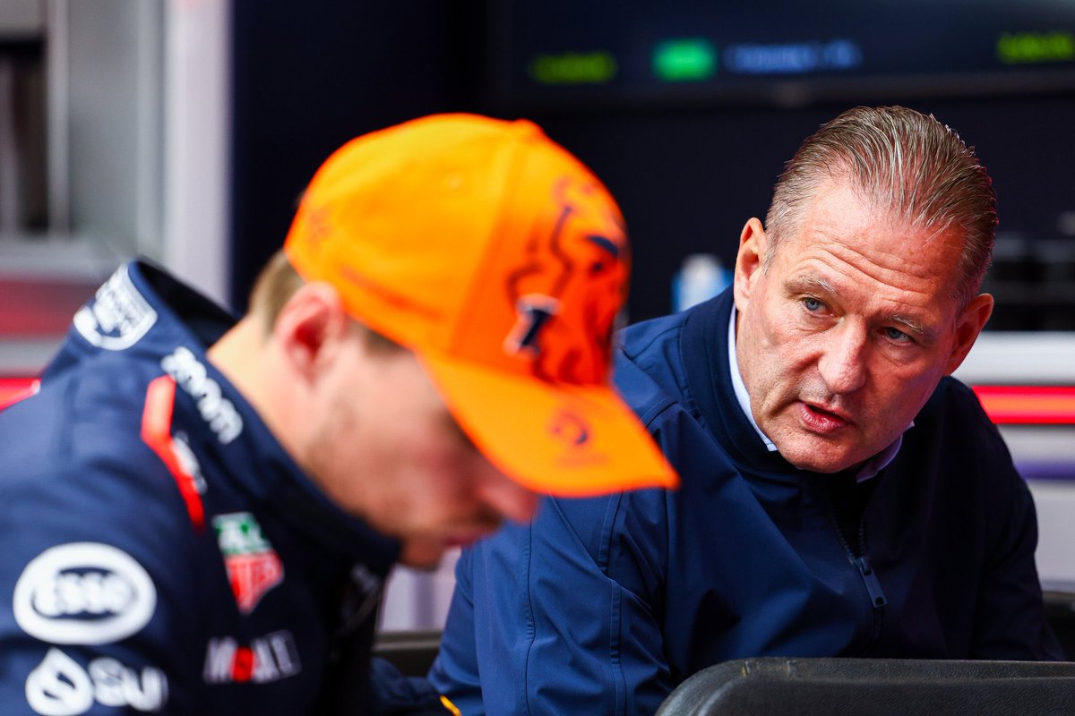 🚨 | Jos Verstappen: 'El equipo está en peligro de desmoronarse. Tenía miedo de eso a principios de año'. 'Para la paz interna, es importante que las personas clave permanezcan a bordo. Ese no es el caso ahora'. 'Para el futuro eso no es bueno'. [@telegraaf]