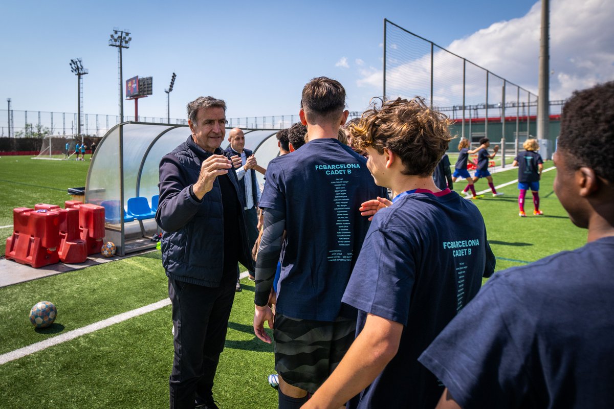 FCBmasia's tweet photo. 📸 𝐆𝐀𝐋𝐄𝐑𝐈𝐀

🥳 Les millors imatges de la celebració del títol de Lliga del 𝗖𝗮𝗱𝗲𝘁 𝗕!

🔗 https://t.co/FLpkbJEe4S

#FCBMasia 💙❤ https://t.co/QANMbjxRdO