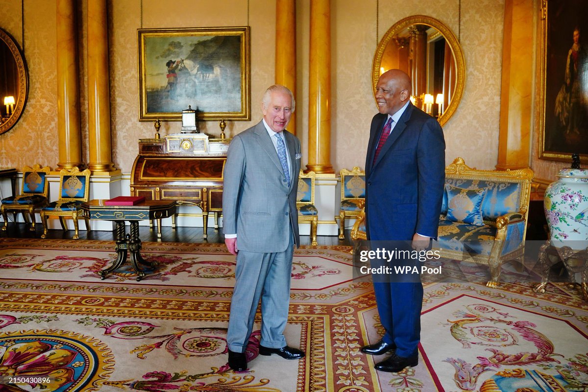 His Majesty The King receives King Letsie III of Lesotho at Buckingham Palace today.

🇱🇸

📸 Victoria Jones