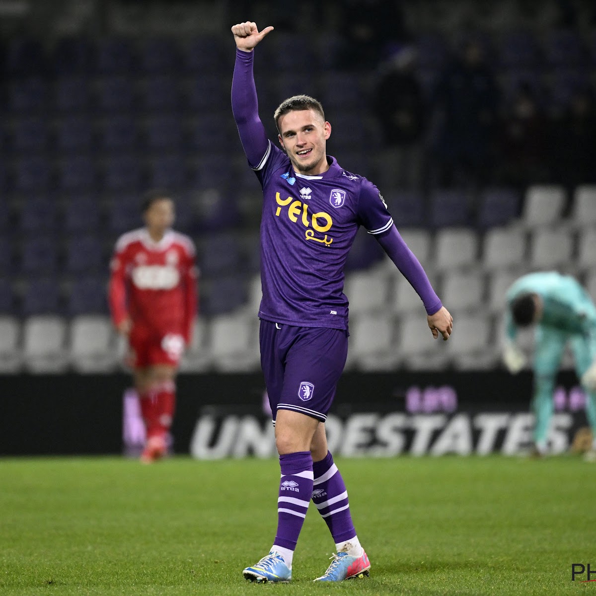 🗞️✍️| QPR are eyeing a move for 24 year-old Beerschot winger Thibaud Verlinden.

We are on of a handful of clubs across Europe looking at the former Stoke City man.

Via - Gazet van Antwerpen

#QPR