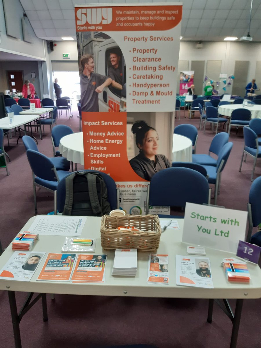 The team are at The Bridge Conference Centre today for the @macmillancancer Health & Wellbeing event!

Pop down, say hi to Tom and Asif for info & advice!

#Wellbeing 
#EnergyAdvice
#Bolton
#PositiveChange