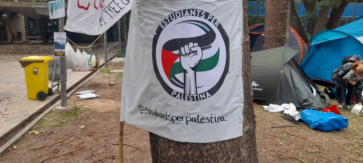 Contra el #Genocidio del Pueblo Palestino #StopGenocide Boicot a Israel
#AcampadaPalestinaUV #FreePalestine  #PalestinaLliure #PalestinaLibre @acampadauv @BDSPaisValencia