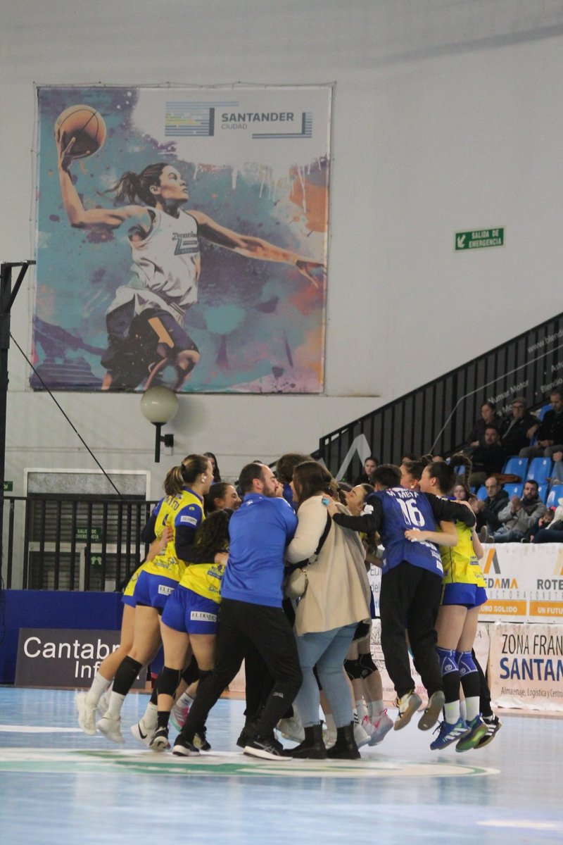 𝙔 𝙚𝙨 𝙦𝙪𝙚 𝙨𝙤𝙢𝙤𝙨 𝙙𝙚 𝙊𝙧𝙤 𝙪𝙣 𝙖ñ𝙤 𝙢á𝙨 💪💛

📸 Imágenes de la victoria que nos dio la permanencia

1/3