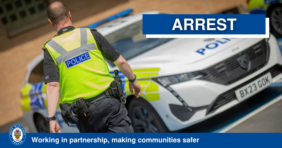 #SUCCESS | Officers in #Coventry have seized two firearms, drugs and cash after a successful warrant.

We were called to Lower Holyhead Road shortly before 3pm yesterday after the weapons were discovered.