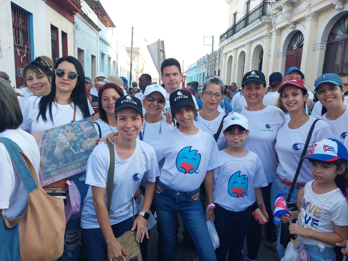 @ETECSA_Cuba en #Matanzas celebrando el #1Mayo #Cuba #PorCubaJuntosCreamos