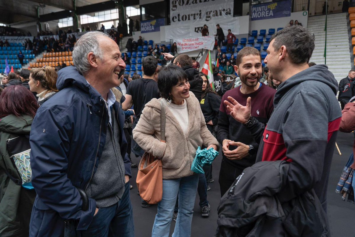 Langileen eskubideen eta lan baldintzen alde gaur Iruñean. Sindikalismoaren papera azpimarratzen dugu XXl. mendeko aldaketa politiko eta sozialen eragile gisa.