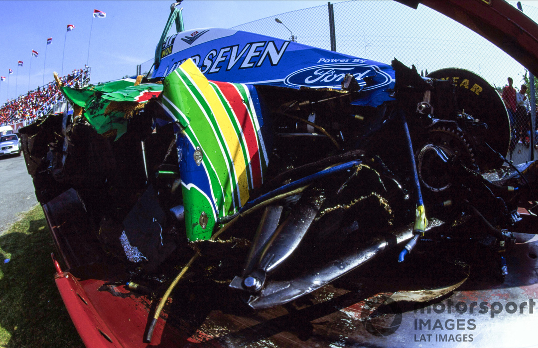 #OnThisDay in 1994: out with a broken neck since a huge 130mph testing accident in January, Benetton's JJ Lehto had defied doubts over his fitness by qualifying fifth for the #SanMarinoGP - but a sickening startline accident curtailed his return.