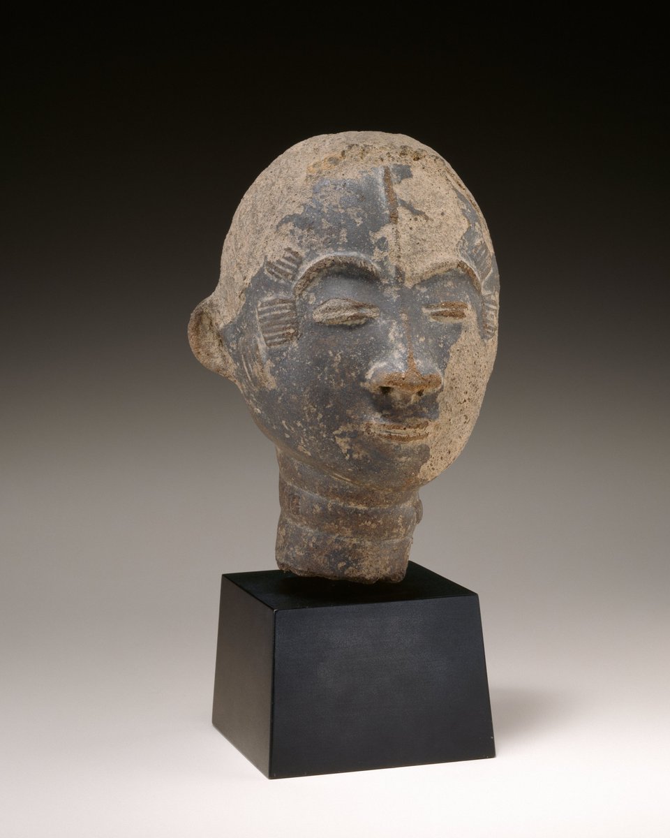 Title: Commemorative head

Location: Twifo-Hemang region, Ghana

Date: Late 17th-early 18th century

si.edu/object/edanmdm… 

 #Ghana #ArtBot