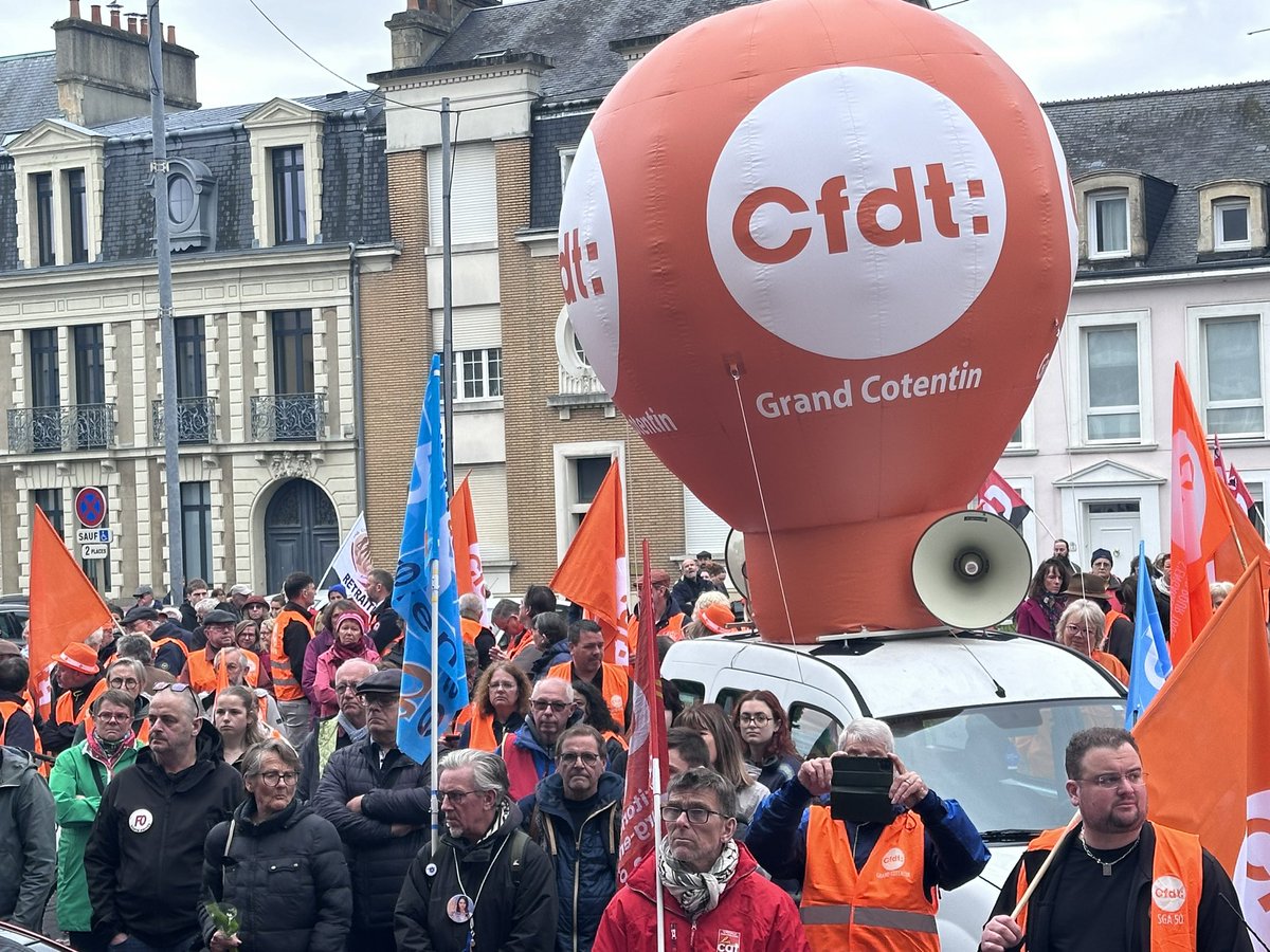 Beau rassemblement Cherbourgeois avec plus de 800 participants pour ce #1erMai2024. Une #CFDT bien représentée avec énormément de orange et de nombreux amis qui représentent une partie de notre histoire régionale. Bravo à Cfdt Grand Cotentin et à toutes et à tous. 
#CFDTNormandie