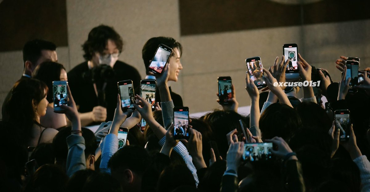 wooseokfiles's tweet image. the crowd screamed his name, the eyes and cameras were all on him. you are so loved byeon wooseok🥺
