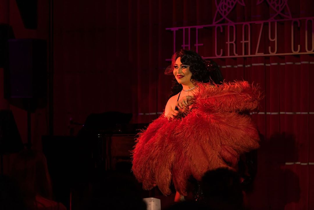 MeWe360's tweet photo. 👀 If your Friday evening is open, make sure to catch #MeWeMember s at the @bittenpeachuk 's special cabaret ‘The Forbidden Peach’ lights up @crazycoqs! ✨🍑🐲🍑

🗓️ Friday 3rd May ✨🙌🏿
📸 @capturedbycorinne

#creative #event #whatson #thebittenpeach #crazycoqs #londoncabaret https://t.co/XQpVKjCXa7