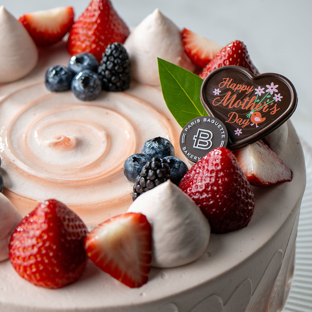 Say, “I love you, Mom” with cake! Make Mother's Day extra sweet with a handcrafted delight from Paris Baguette, available through 5/12. 💗Lemon-Lavender Blueberry Chiffon 💗Mom's Favorite Chocolate Cake 💗I Love You Mom, Double Strawberry Soft Cream Cake
