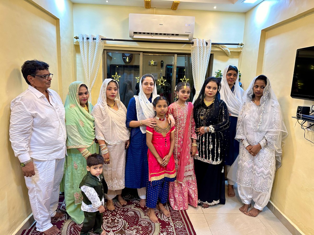 भंडारी इस्टेट, कुर्ला में गुलाब भाई के घर पर उनके परिवार से मुलाकात की। 

#Kurla