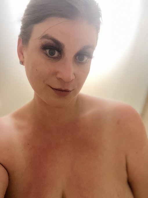 I really loved the tub at Ink 48 in Hell&rsquo;s Kitchen. https://t.co/SOQLvZwkoO<a href="/tag/disney"class="tags"><span>#disney</span></a><a href="/tag/snowwhite"class="tags"><span>#snowwhite</span></a>